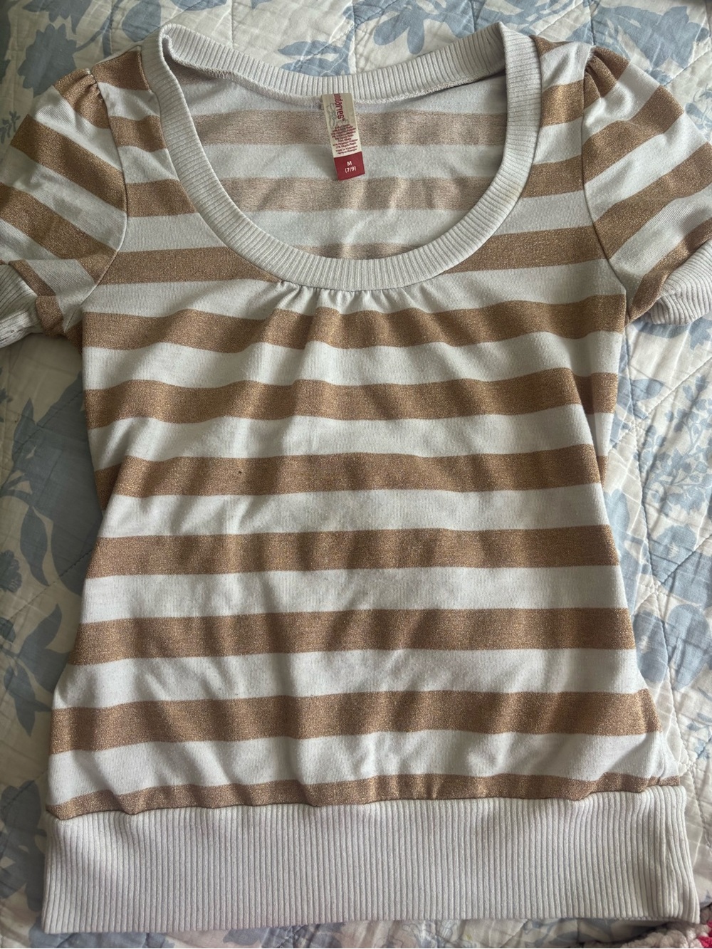 No Boundaries White and Tan Striped Scoop Neck Short Sleeve Top